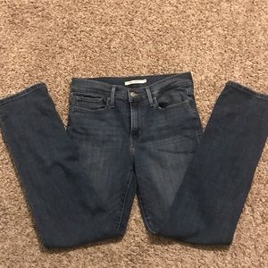 Levi Slimming Straight